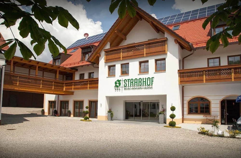 Pfaffenhofen an der Ilm - Hotel Straßhof