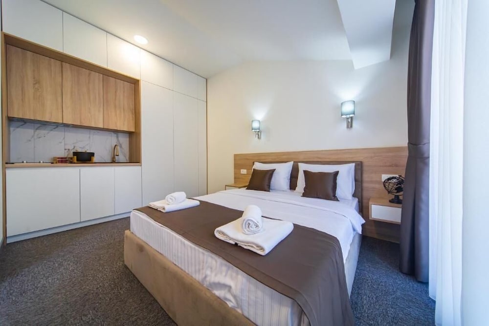 Budva - Rooftop Apartments & Rooms