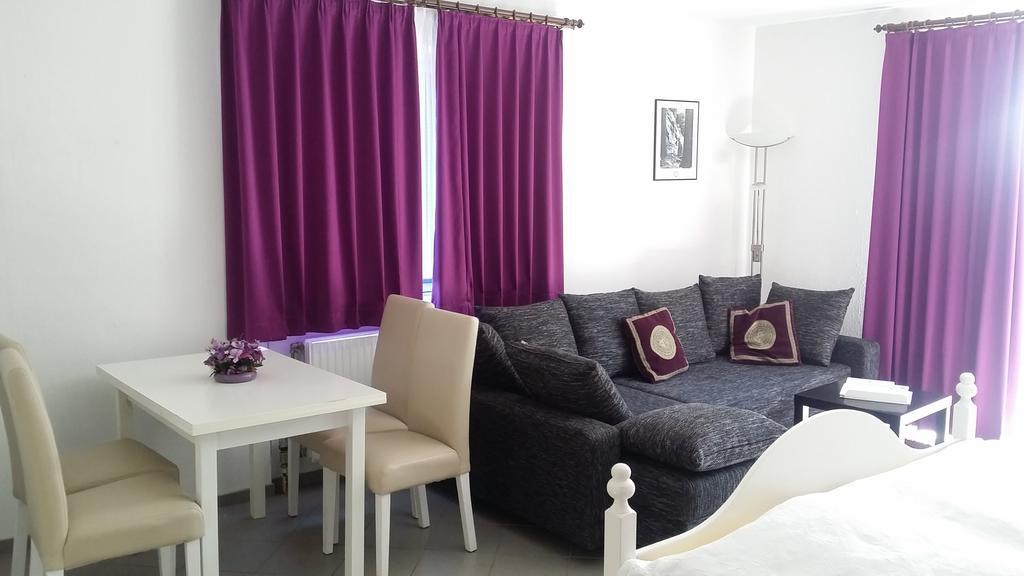 Tossenserdeich - Familien- und Aparthotel Strandhof