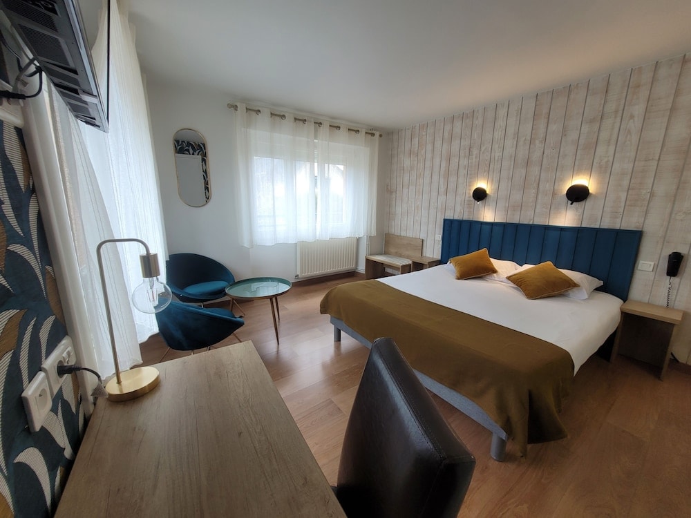 Concarneau - Brit Hotel des Halles