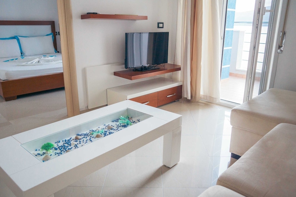 Bashkia e Orikumit - Blue Paradise Hotel