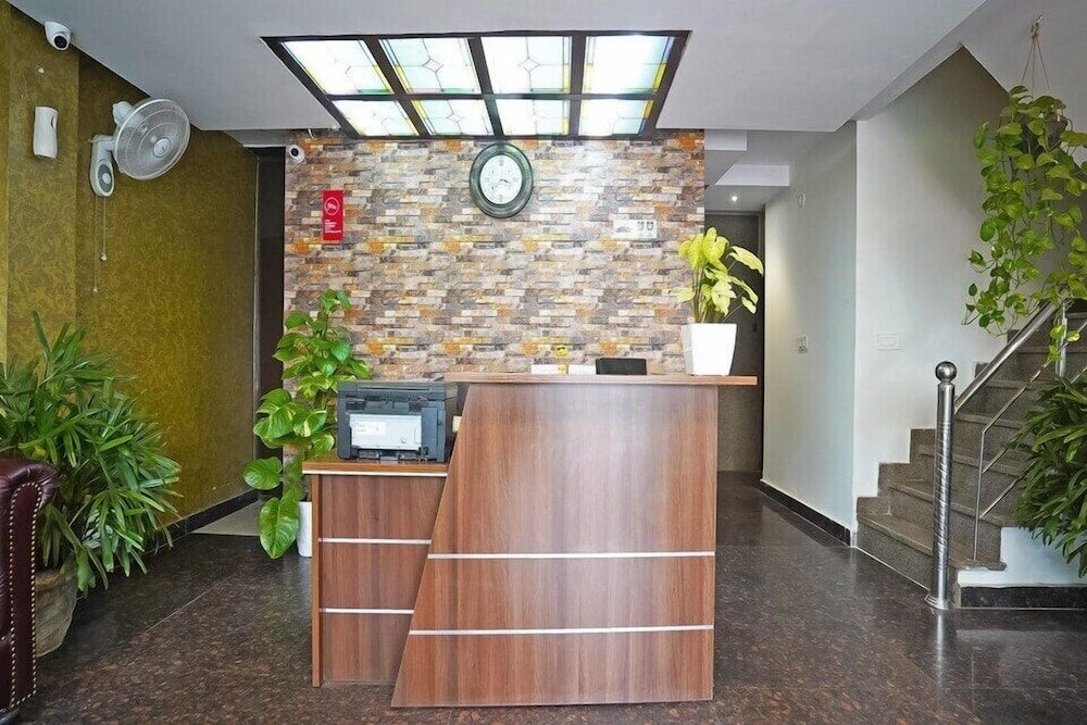 Hotel Flora Inn