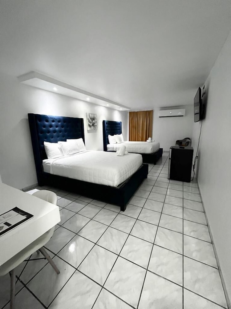 Cabo Rojo - Douglas Highway Inn Hotel