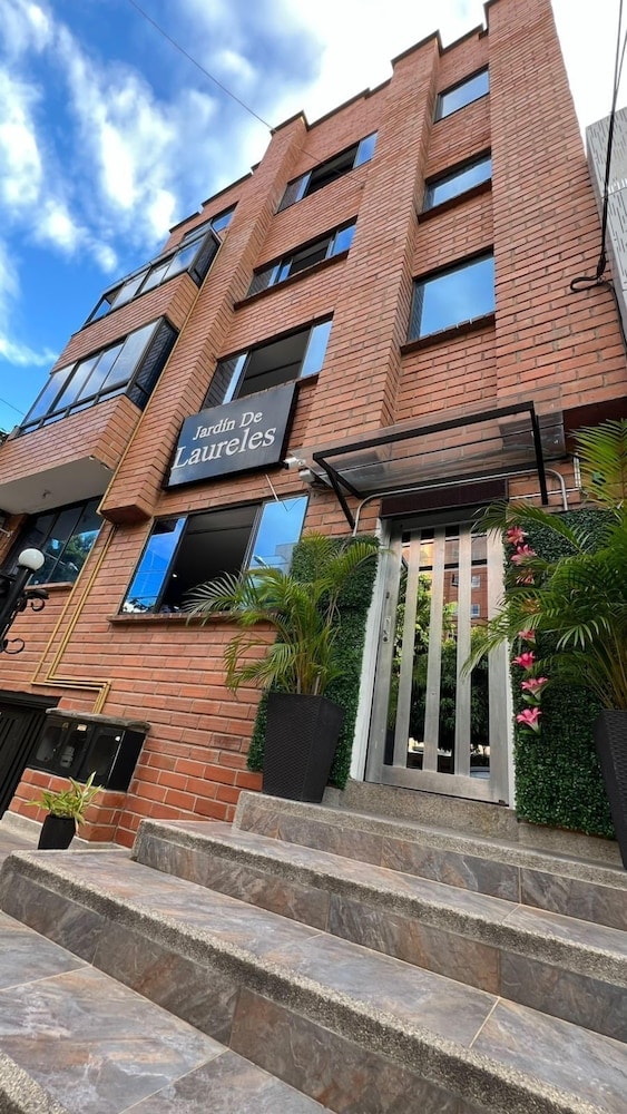 Medellín - Hotel Jardin de Laureles Jeps