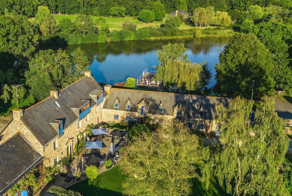 Saint-Aaron - Logis Hôtel Le Manoir Des Portes