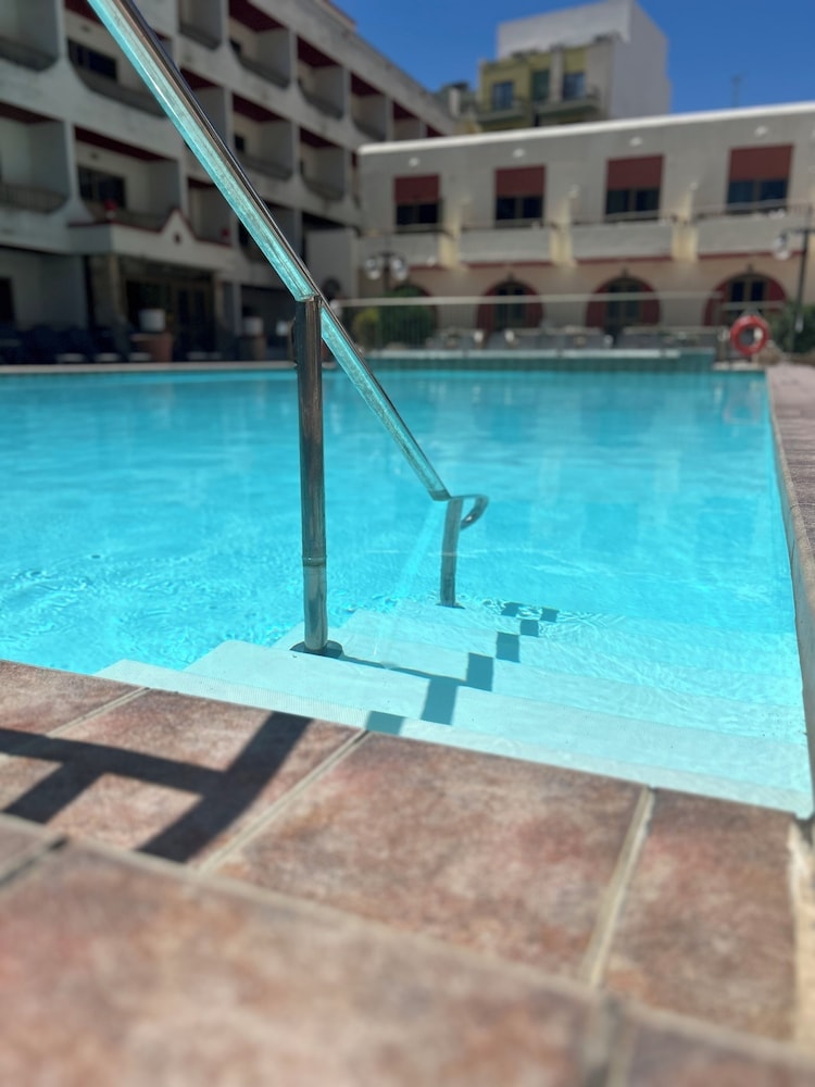 St. Julianʼs - The San Anton Hotel