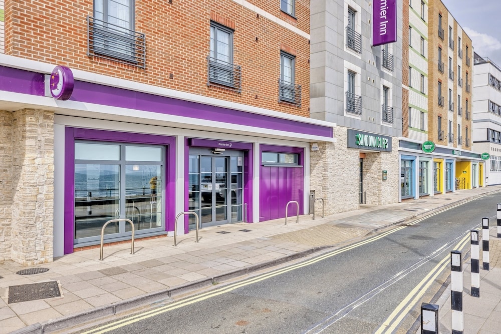Shanklin - Premier Inn Isle of Wight Sandown - Seafront