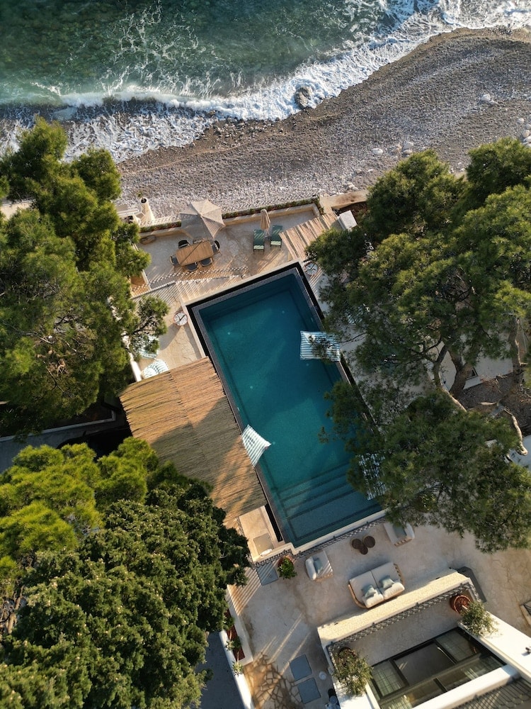 Göteborg - Sutomore - SeiSensi Luxury Beach Villa