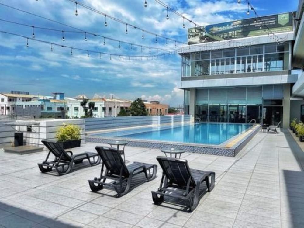 Bagam - Alltrue Sydney Hotel Batam Center
