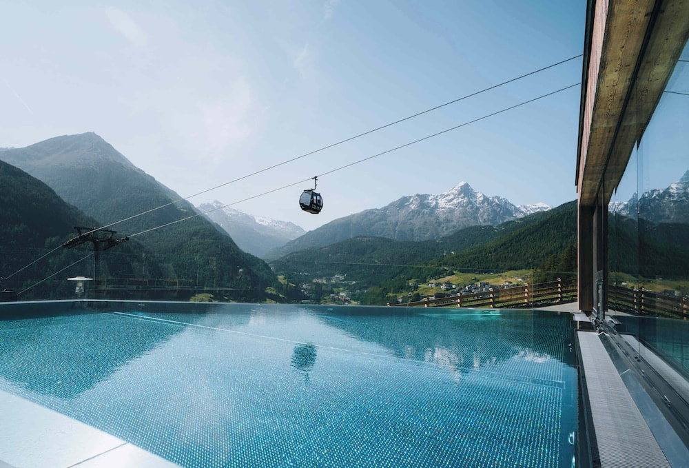 Sölden - Grünwald Resort Sölden Appartements und Chalets mit Pool