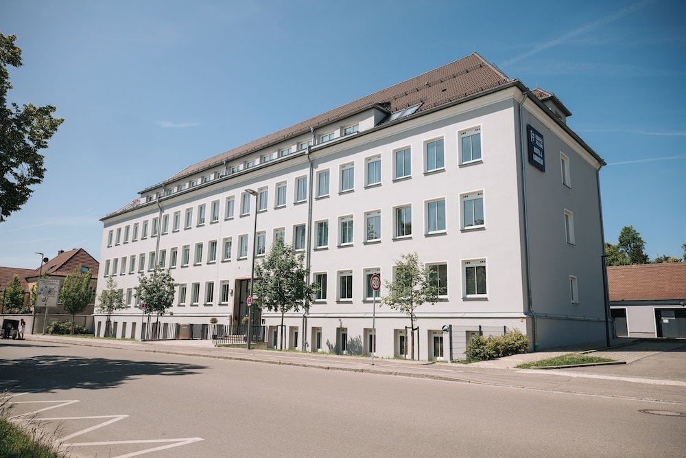 Pfaffenhofen an der Ilm - Coffee Fellows Hotel & Longstay