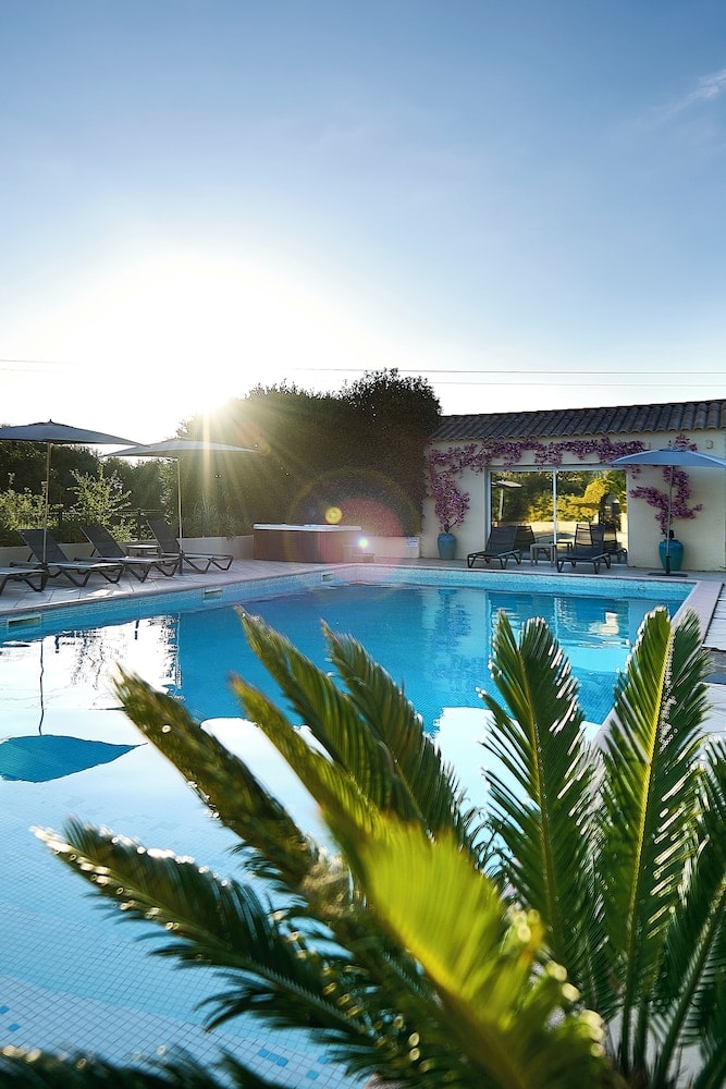 Borgo - Hôtel Les Jardins