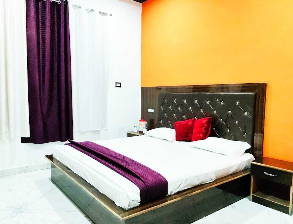 Mussoorie - Hotel Dev Palace Kempty