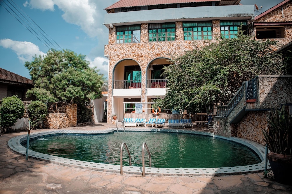 Kunduchi - Serene Annex Hotel and Apartment