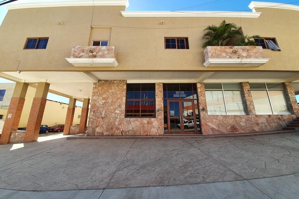 Cabo San Lucas - Hotel Colonos Los Cabos