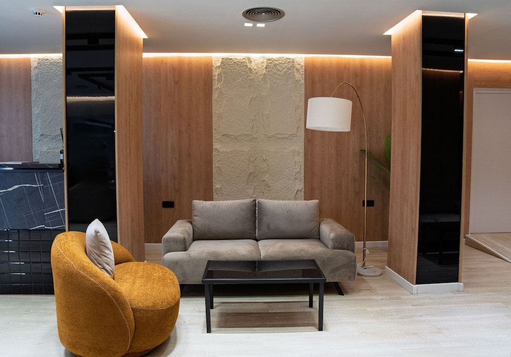 Stockholm - Costa Brava, Spanien - Hotel Mefolinkel Suits