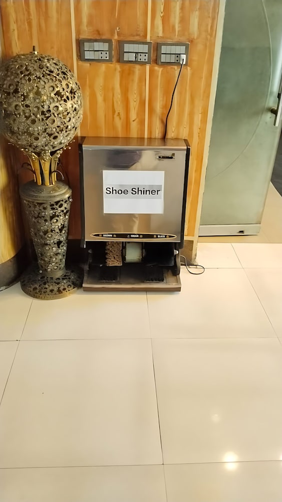 Lahore - Al-safina Hotel