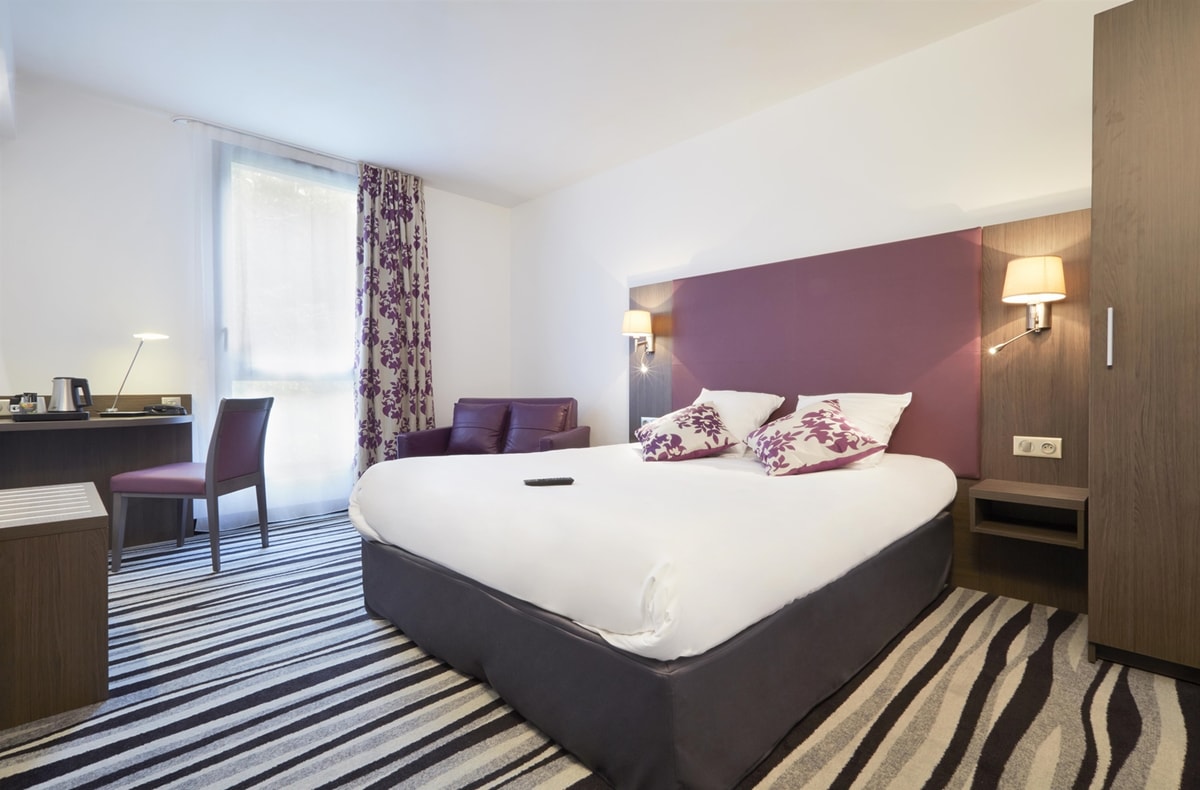 Versailles - Kyriad Saint Quentin en Yvelines - Montigny