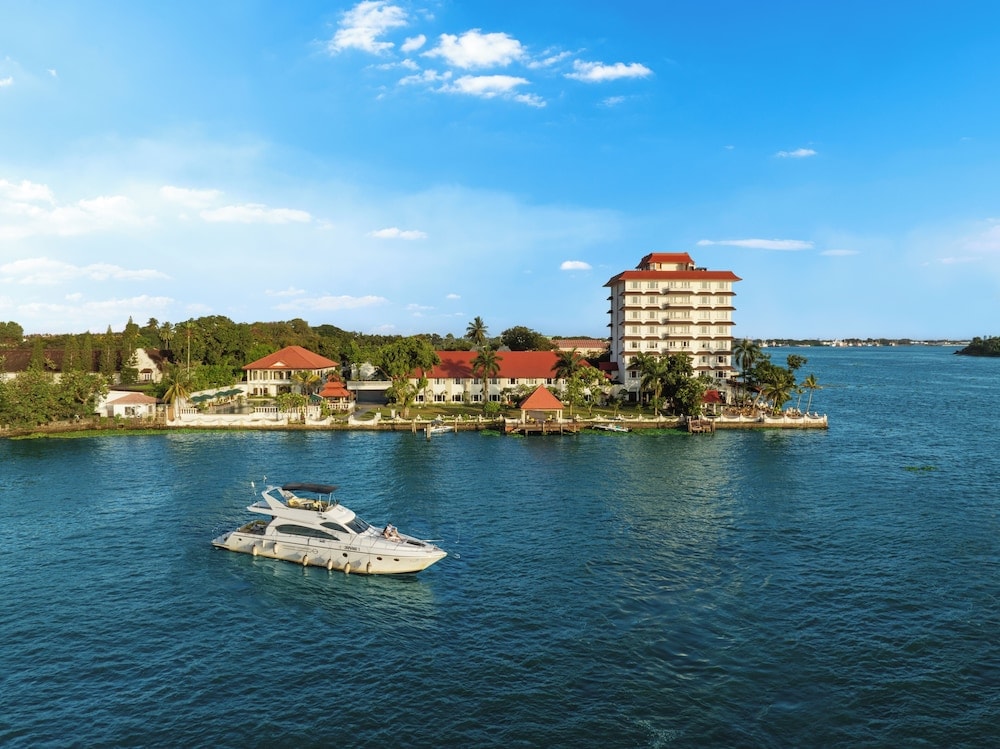 Kochi - Taj Malabar Resort & Spa, Cochin.