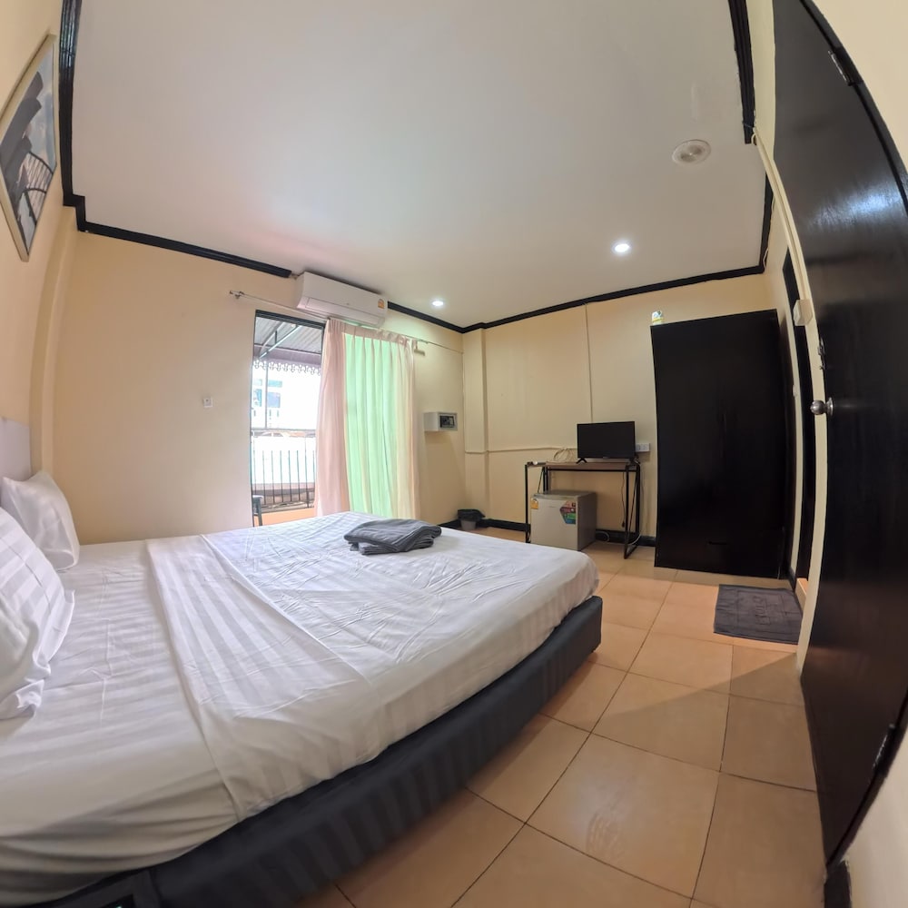 Patong Beach - Stay 94 Patong
