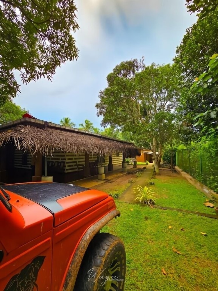 Udawalawe - Elephant Paradise Safari Lodge