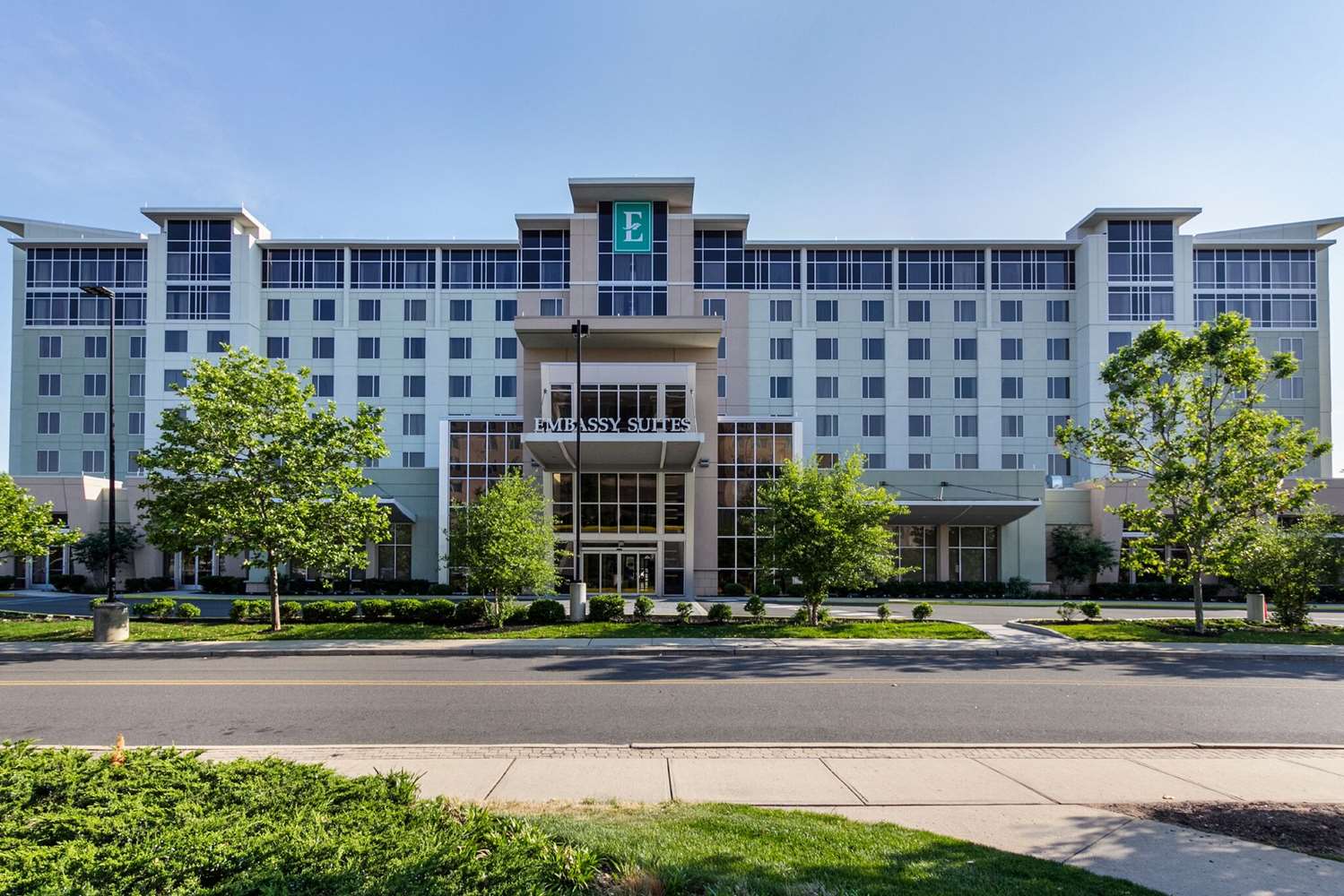 Newark (NJ) - Embassy Suites by Hilton Newark Airport