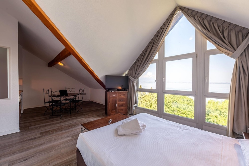 Zenitude Evian Les Terrasses du Lac, an Ascend Collection Hotel
