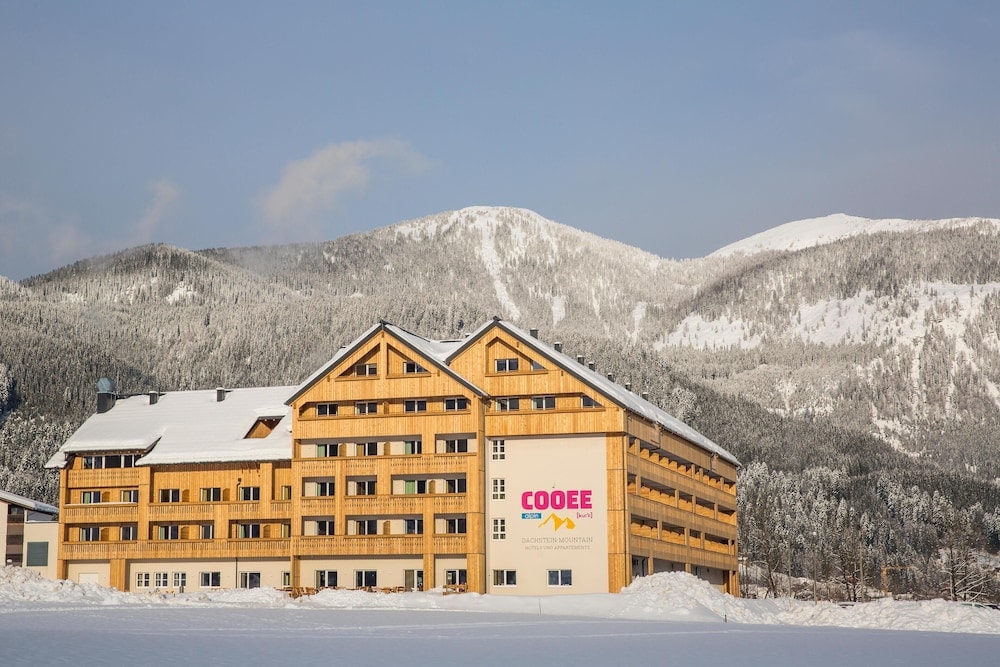 Stockholm - Hallstatt - COOEE alpin Hotel Dachstein