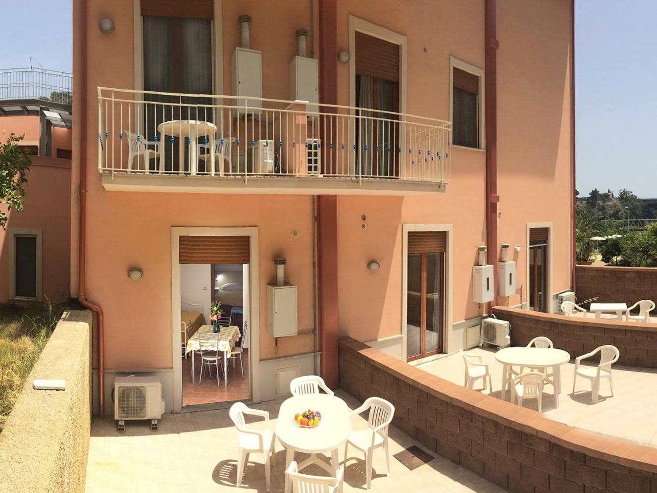 Stockholm - Taormina - Residence Villa Mare Taormina