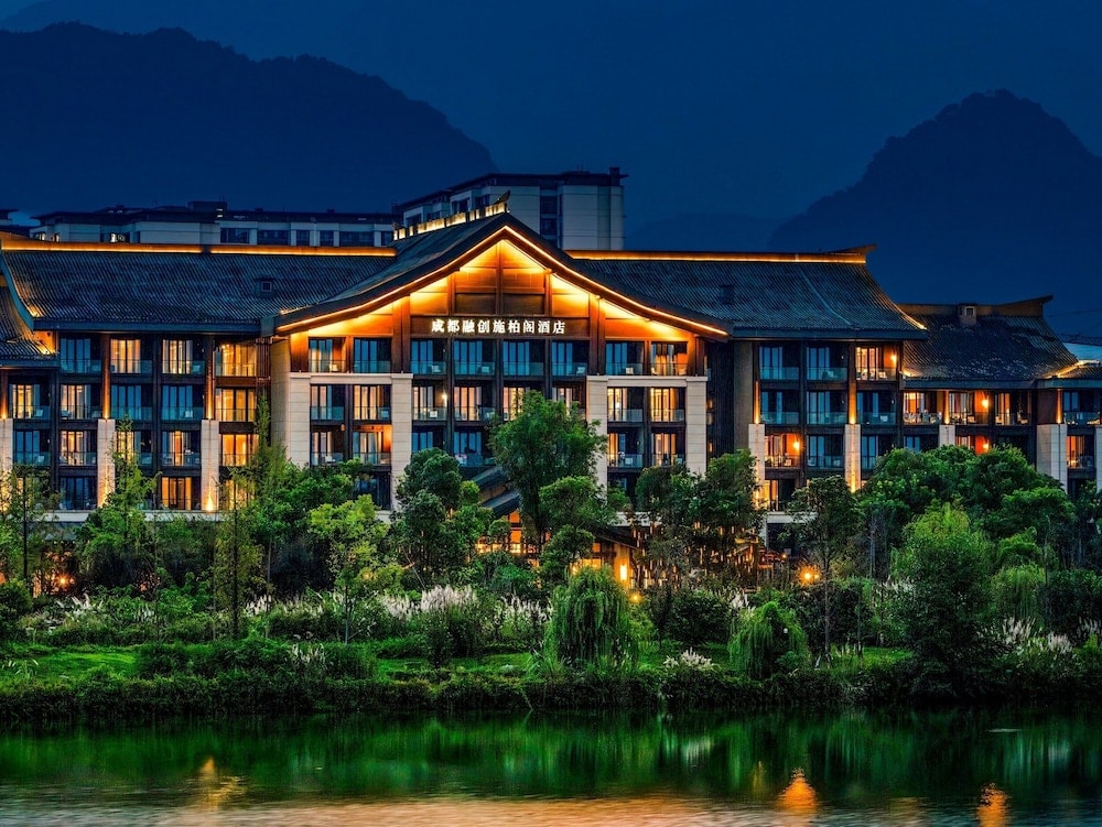 Dujiangyan - Steigenberger Hotel Chengdu