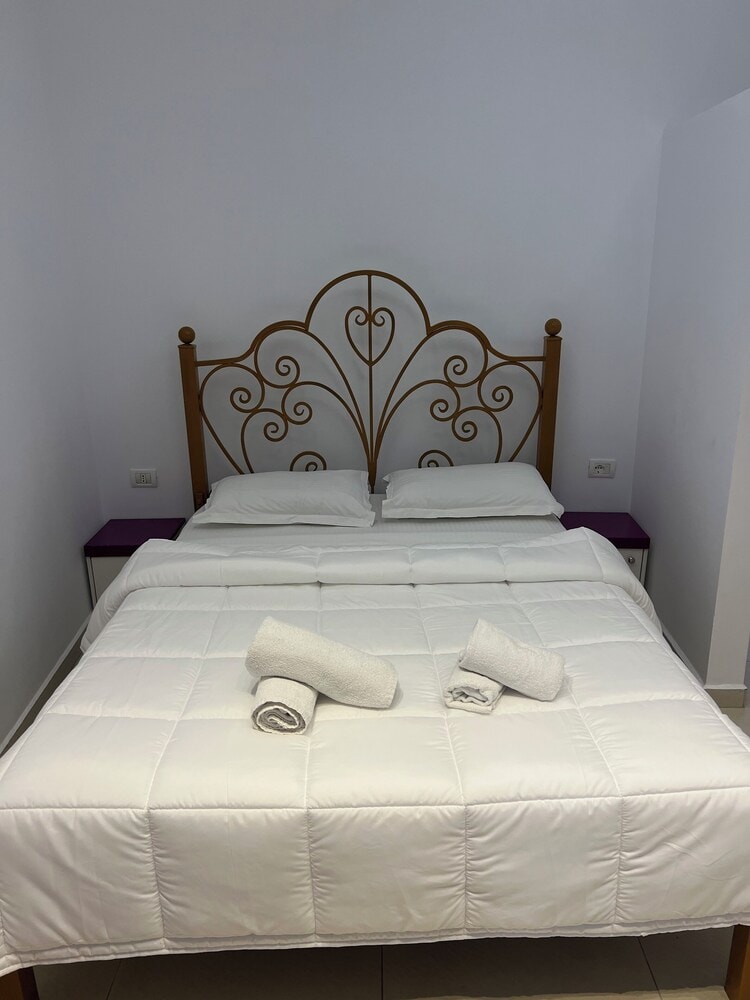 Tirana - Golden Flower Hotel