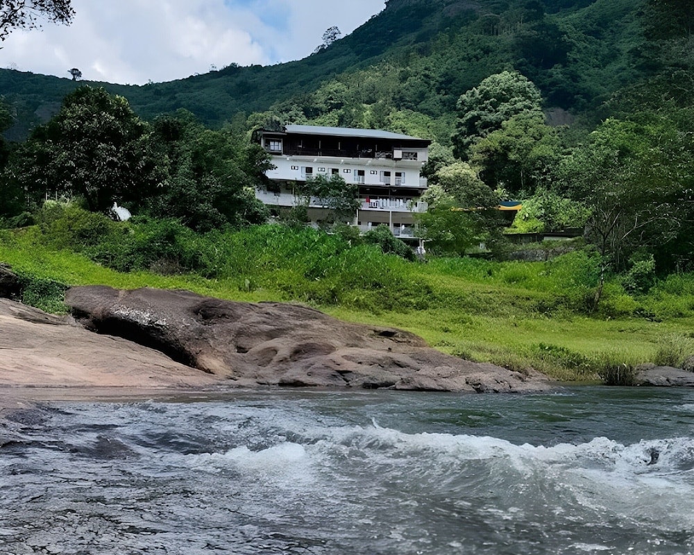 Munnar - Skybz Resort - Mankulam