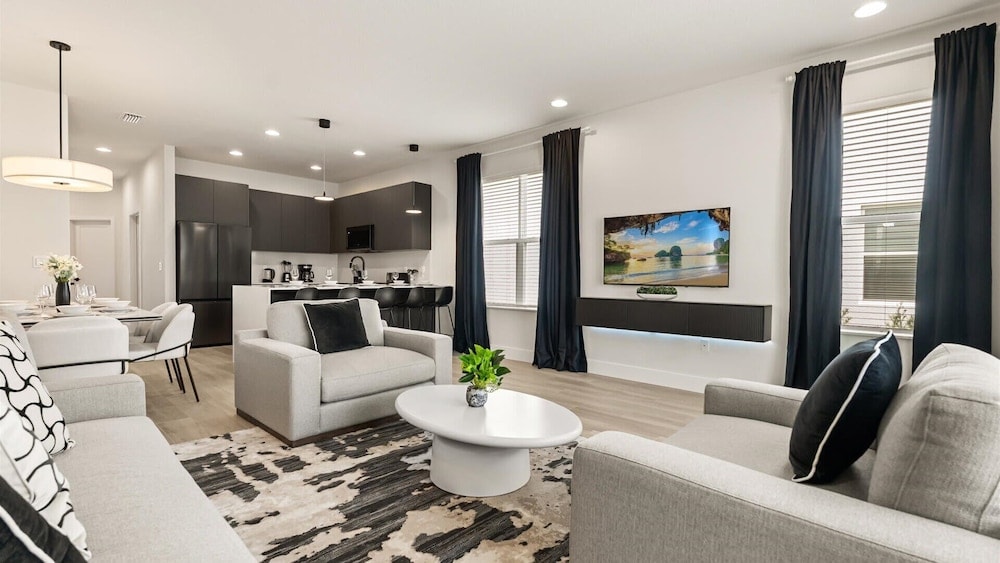 Citrus Ridge, Four Corners - Contemporary 4BR Townhome With Pool & Themed Rooms