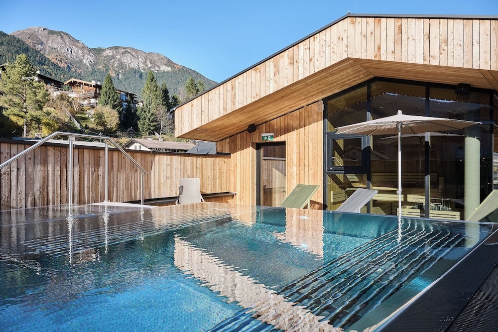 Neustift im Stubaital - Lärchenlodge SkySpa und Rooftop Pool