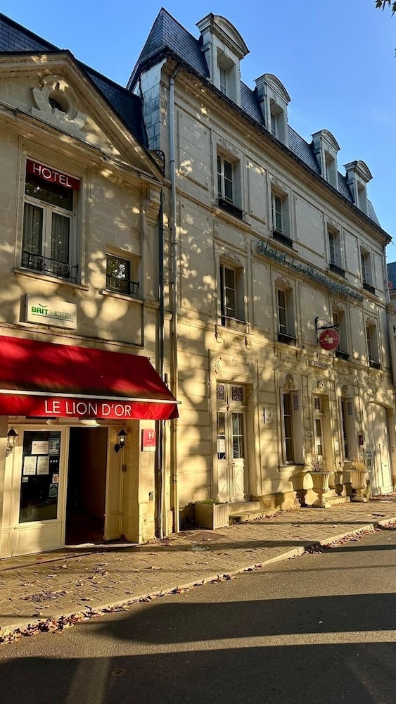 Chinon - BRIT HOTEL Le Lion d'Or CHINON