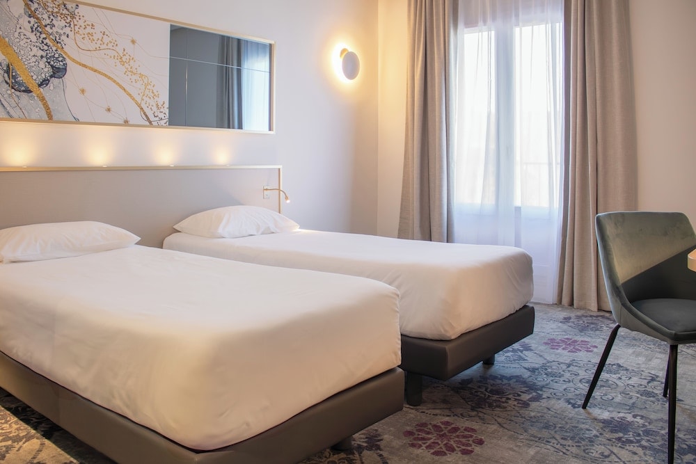 Cahors - Brit Hotel Cahors Centre - Le Valentre