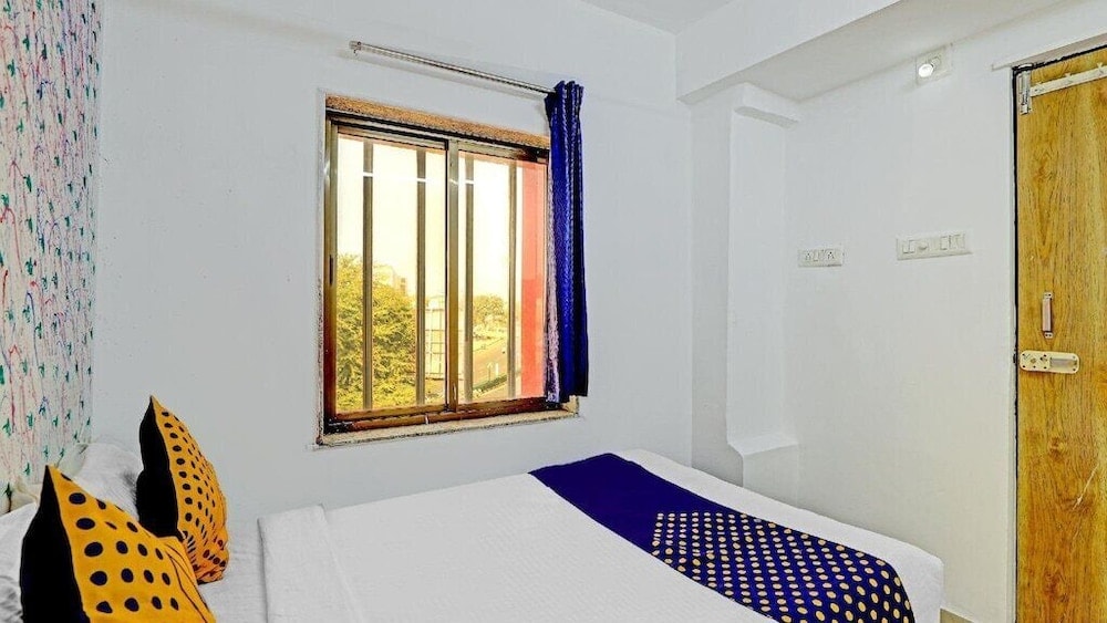 Ahmedabad - HOTEL SAROVAR INN