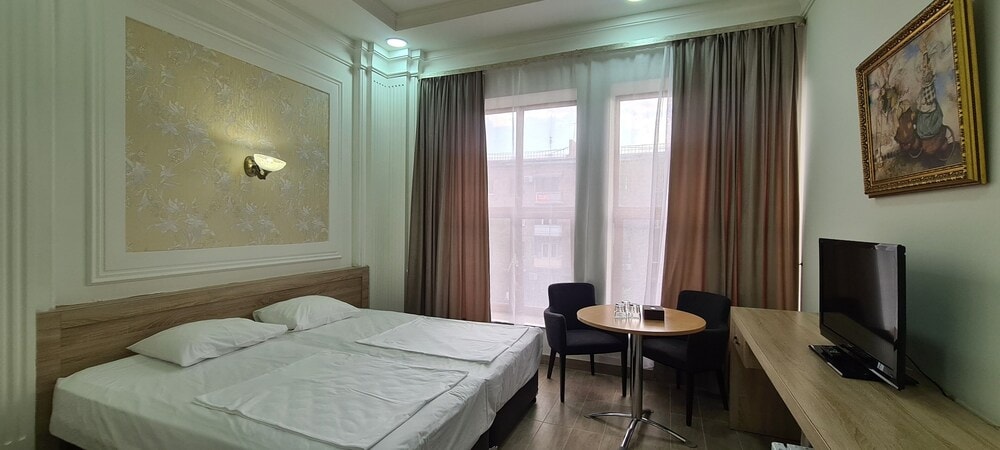 Yerevan - Yerevan Deluxe Hotel