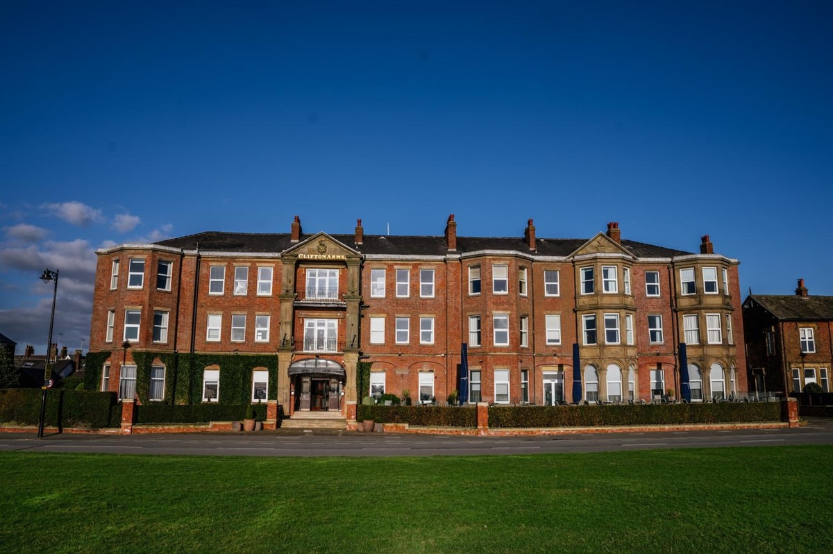 Lytham St Annes - Clifton Arms Hotel