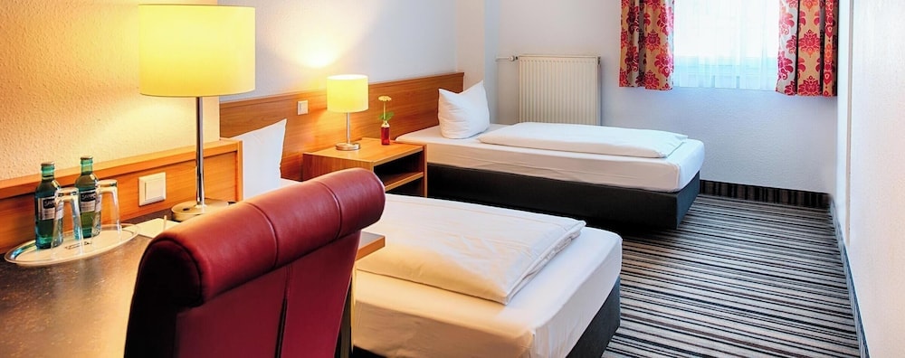 Stockholm - Stuttgart - ACHAT Hotel Stuttgart Zuffenhausen