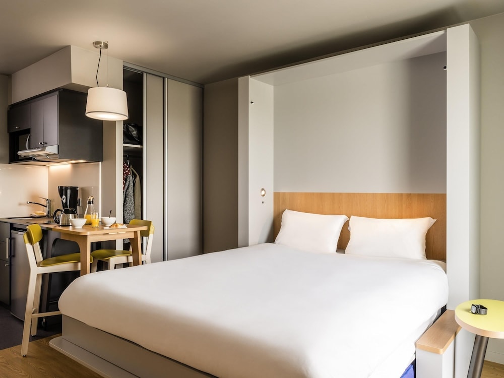 Luleå - Paris - Aparthotel Adagio access Colombes La Défense
