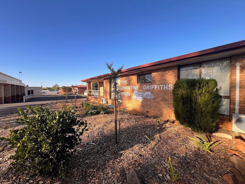 Dubbo - Christine Griffiths Units