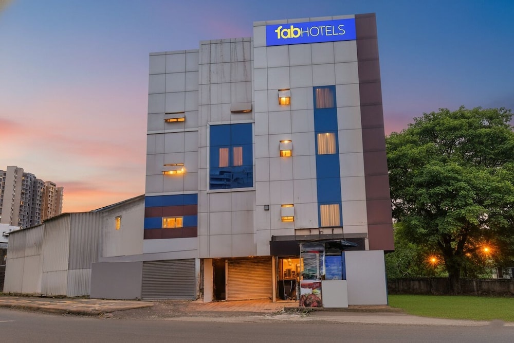 Pune - Fabhotel Galaxy Inn I