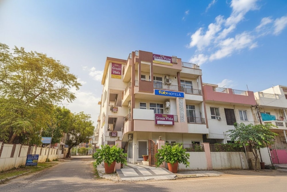 Sāngāner - FabHotel Green Vista Malviya Nagar