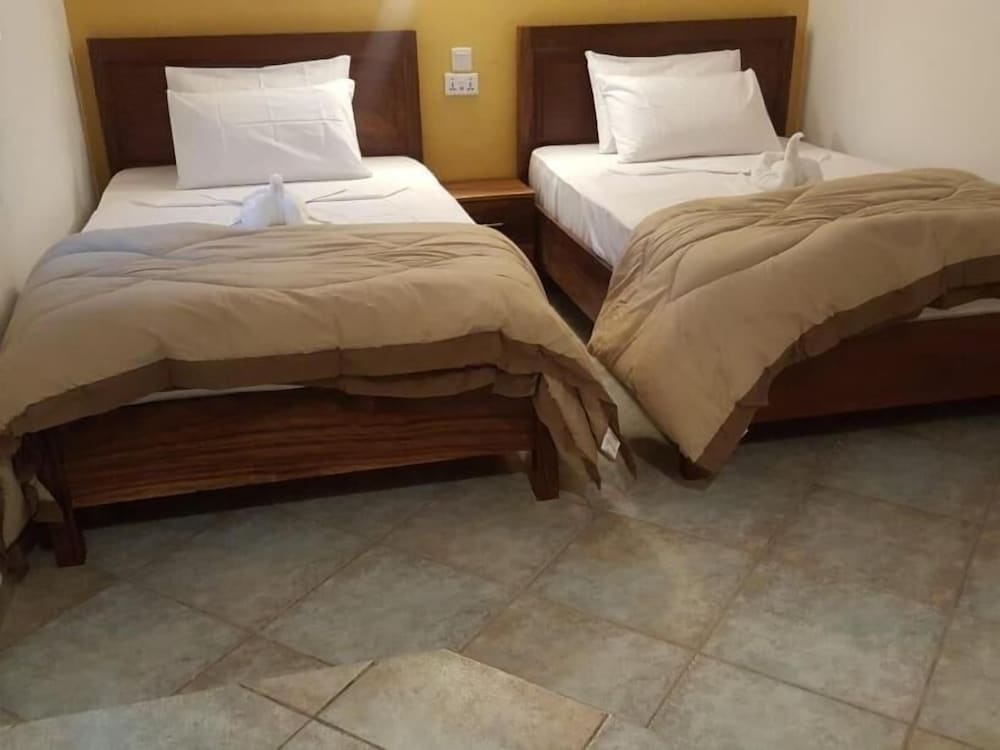 Banjul - TROPIC GARDEN HOTEL