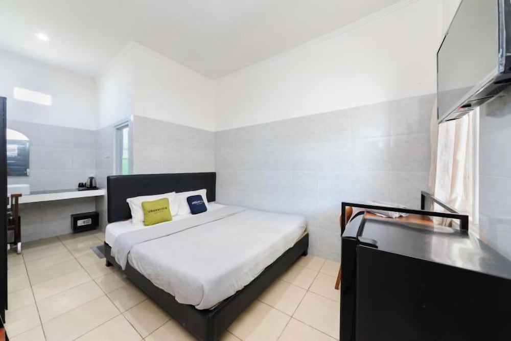 Uluwatu - Urbanview Ava Guest House Goa Gong