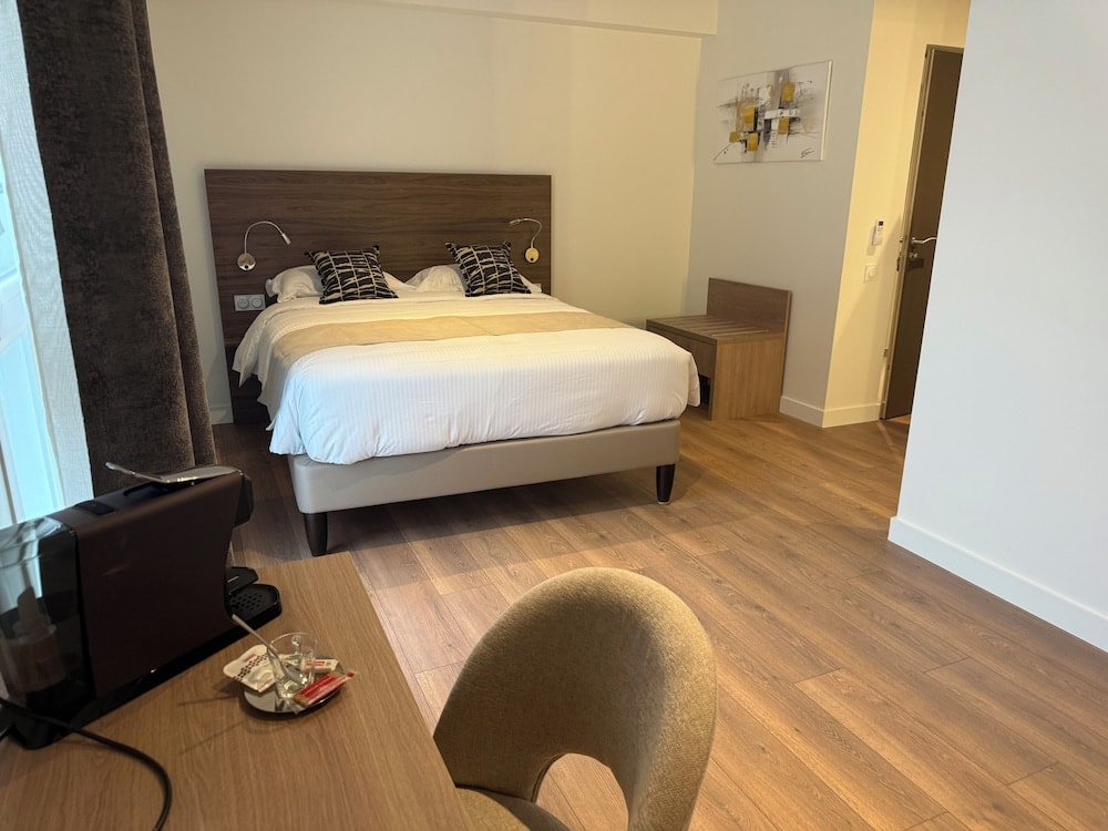 Miribel - Logis Hotel Le Petit Casset