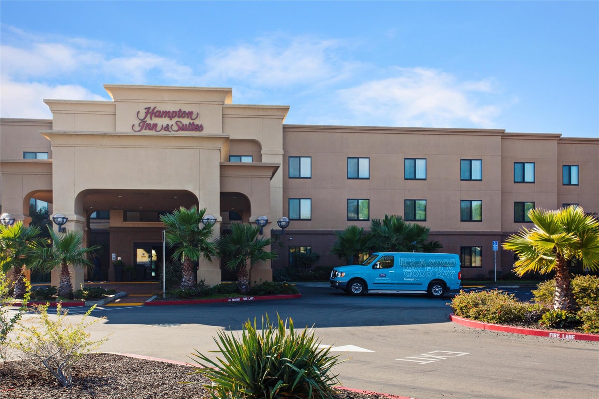 Oakland (CA) - Hampton Inn & Suites Oakland Airport-Alameda