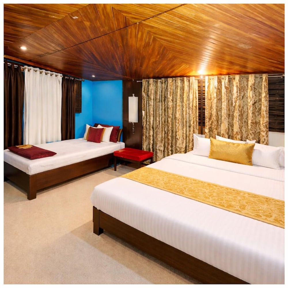 Hotel KGN Guest House Nainital Near Mall Road and Lake