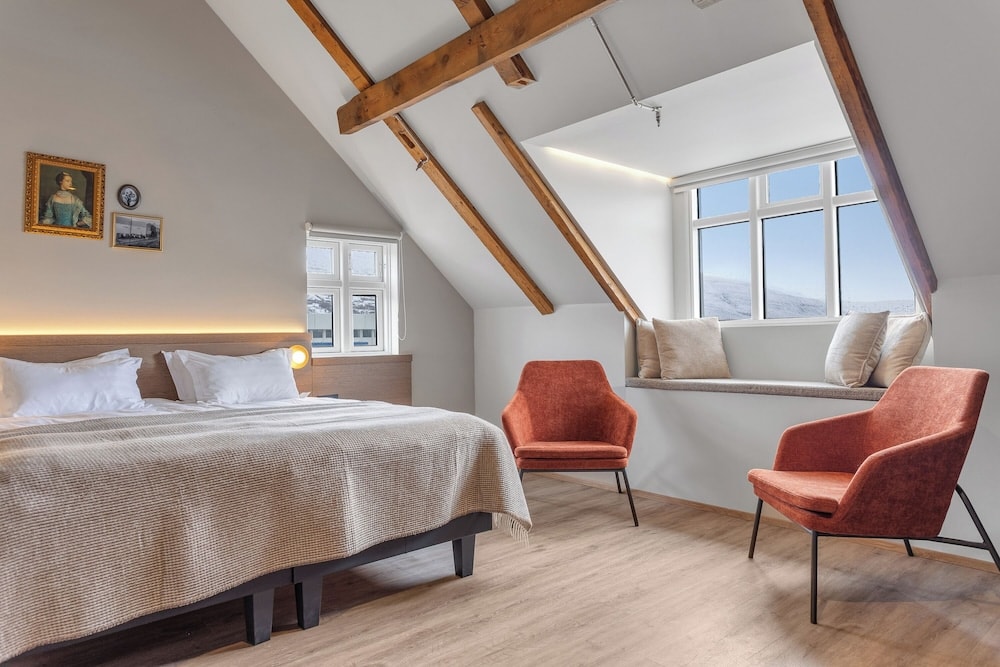 Stockholm - Akureyri - Bryggjan Boutique Hotel